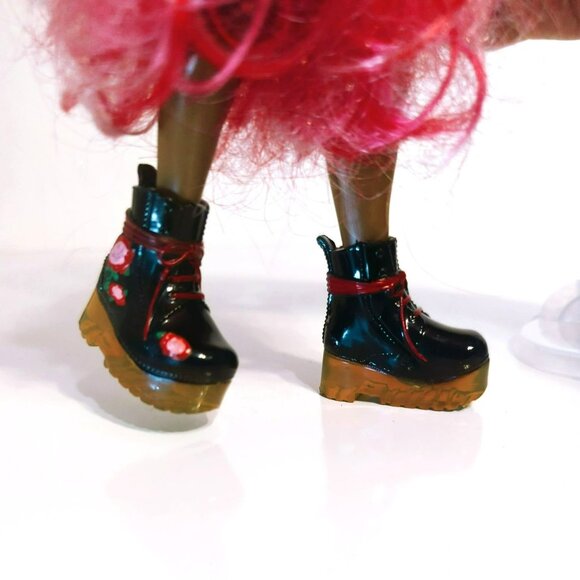 Rainbow High Daria Roselyn Deluxe Doll Series 3 MGA 2021 - Picture 7 of 7